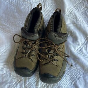 Keen Hiking Boots (Size 8.5)